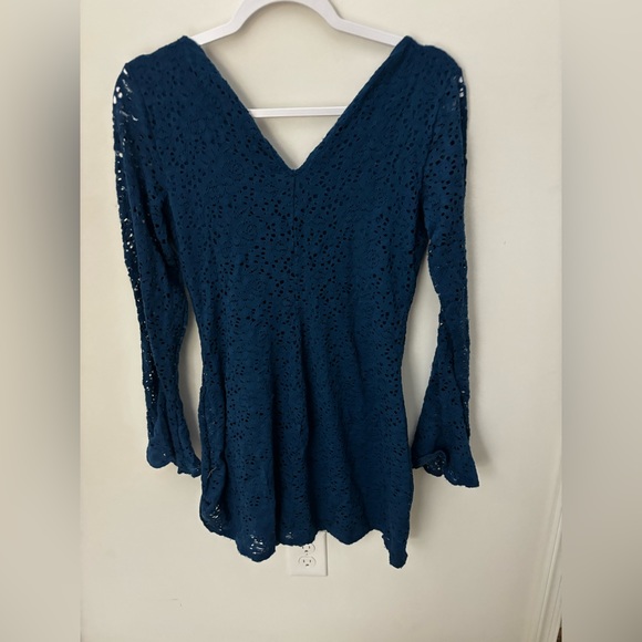 Blue Hollister netted dress - Picture 2 of 2